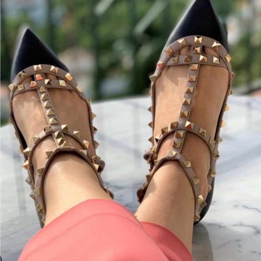 Valentino Garavani rockstud pointed flats.